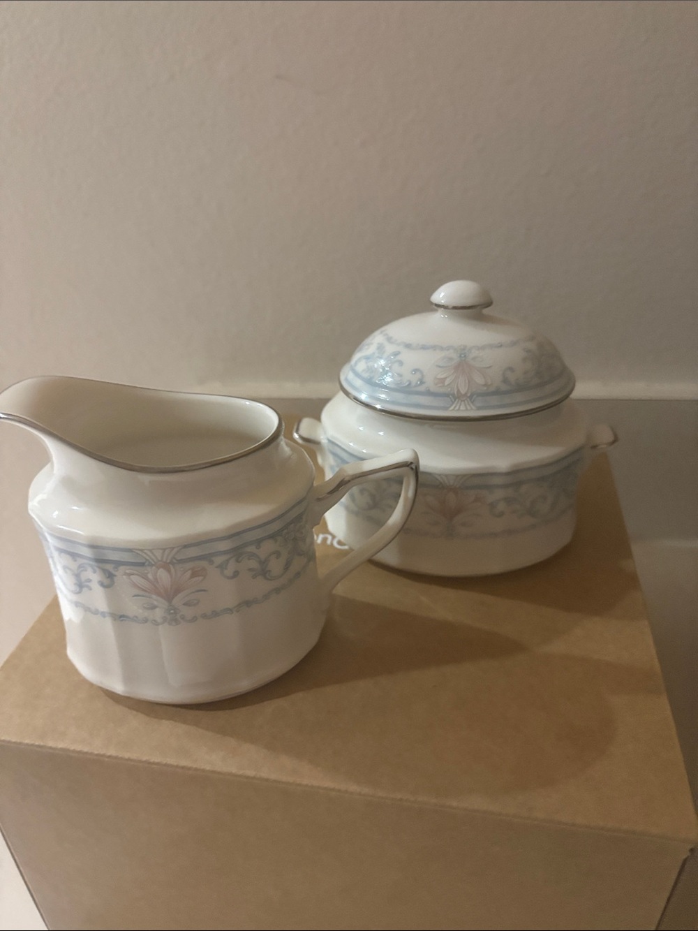 Noritake Crown Flower Covered Sugar Bowl Creamer Set 7324